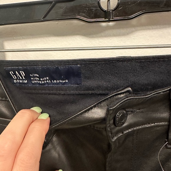 GAP Black Faux Leather Skinny leggings jegging Pants SIZE small 25 - Picture 6 of 9